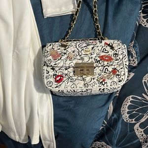 New purse red white black